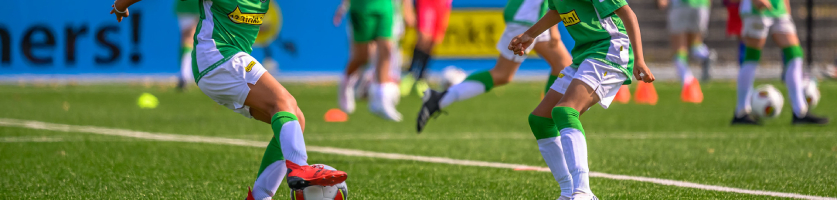 jeugdspelers in 123inkt voetbaltenue